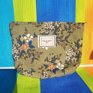 ✨️Source Unknown Olive Green Floral Cosmetic Pouch - Time To Party Label
